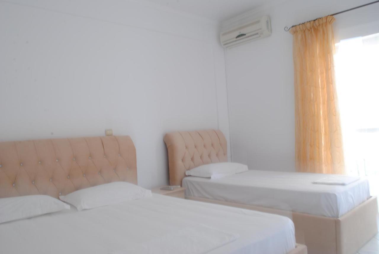 Hotel Mikela Ksamil Bagian luar foto